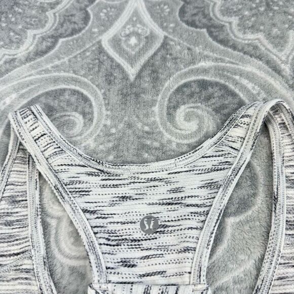 Womens Lululemon Essential Tank - Picture 5 of 6